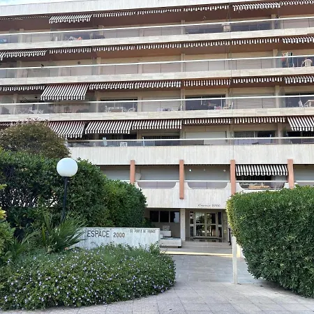 En Bord De Avec Piscine